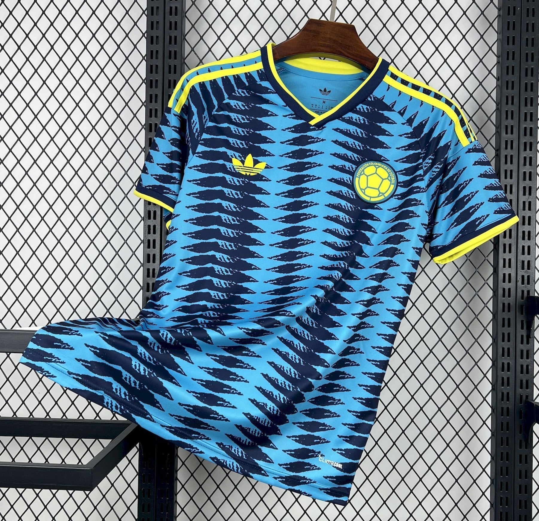 Polera Colombia 2026 Visita
