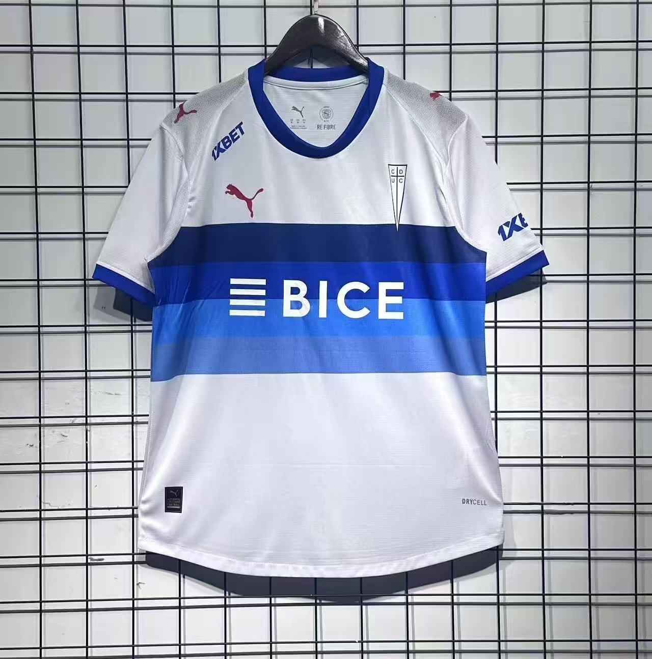 Camiseta U. Católica Local (2026)