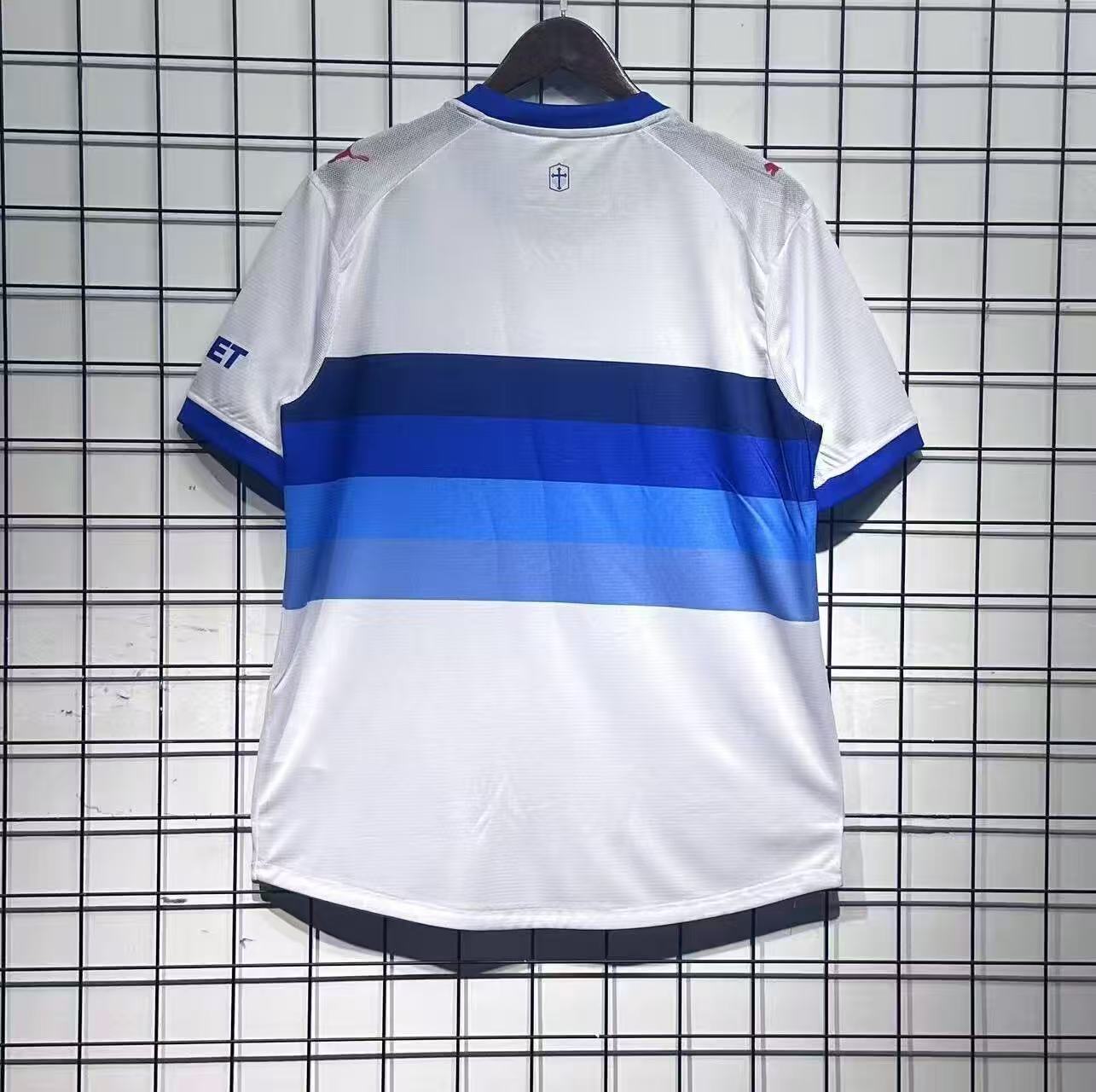 Camiseta U. Católica Local (2026)